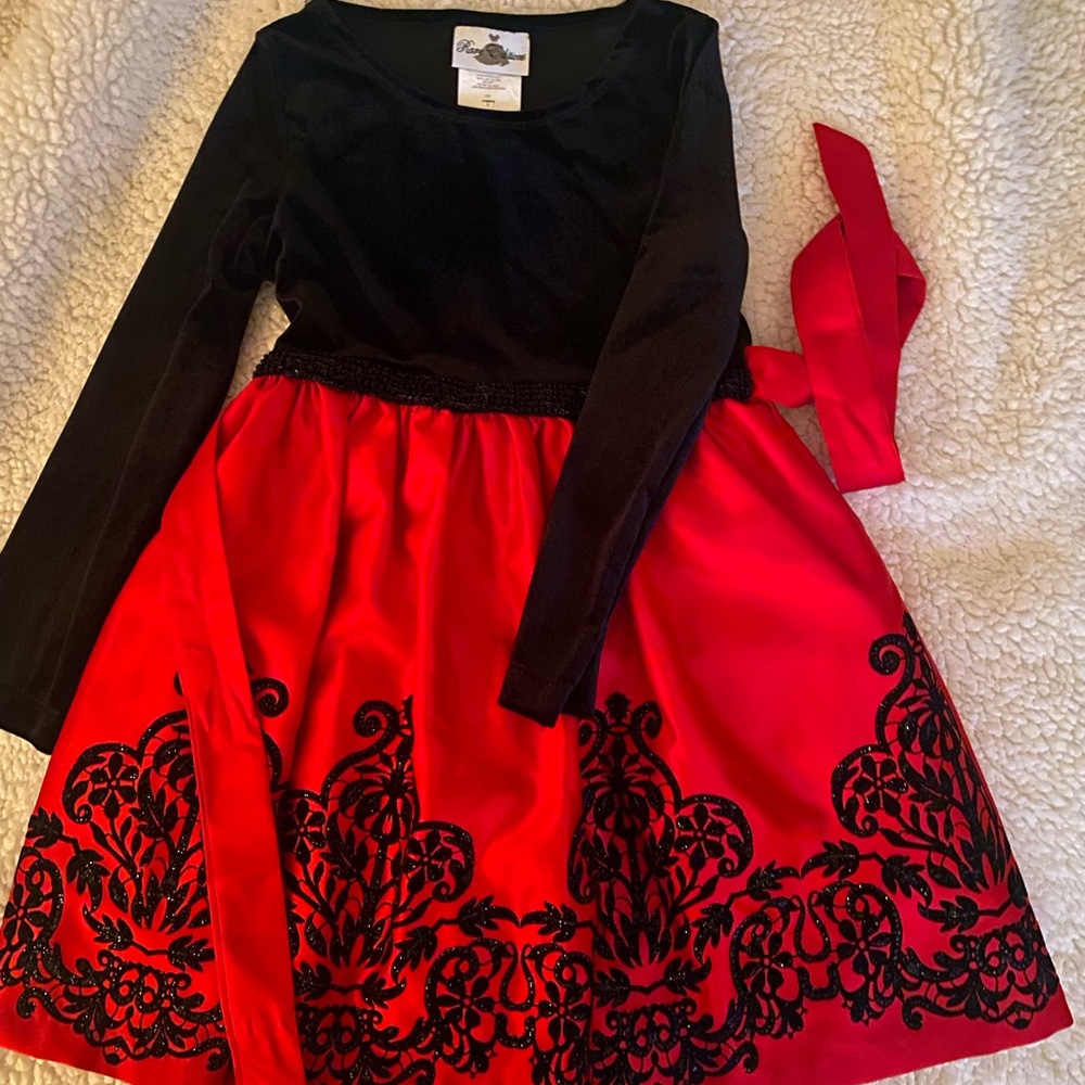Girl red dress. Perfect for Christmas. Used once. Size 7.